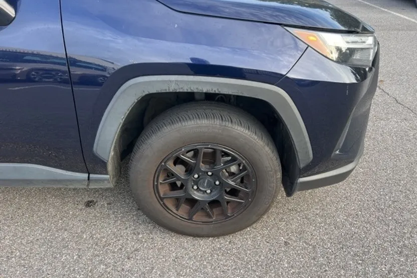 2022 Toyota RAV4 XLE photo 1