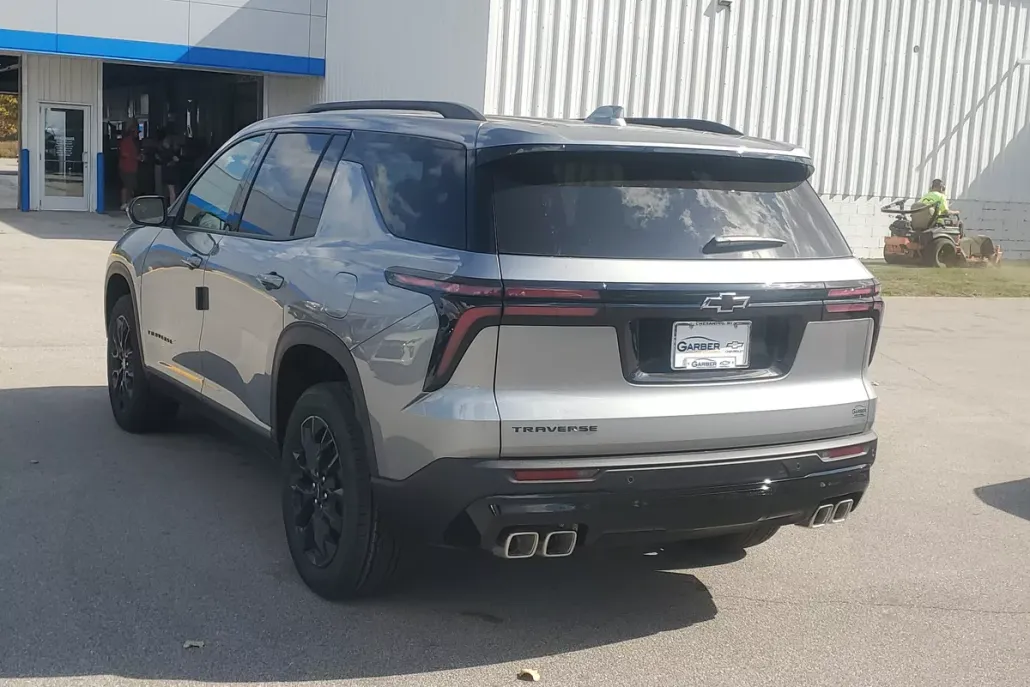 2026 Chevrolet Traverse photo 1