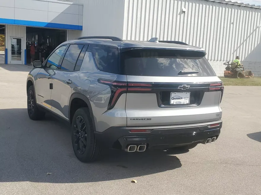 2026 Chevrolet Traverse photo 1