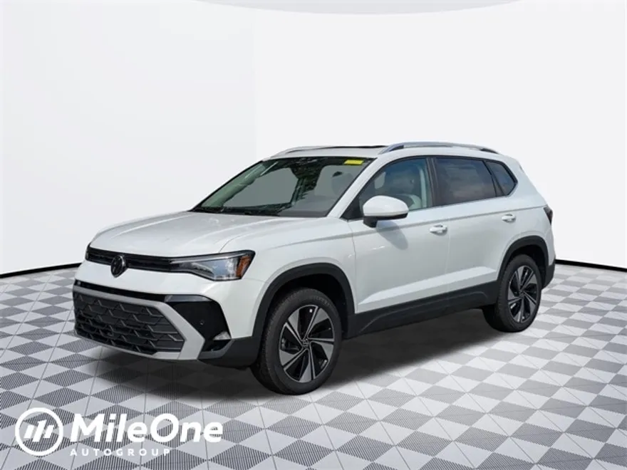 2025 Volkswagen Taos SE photo 1