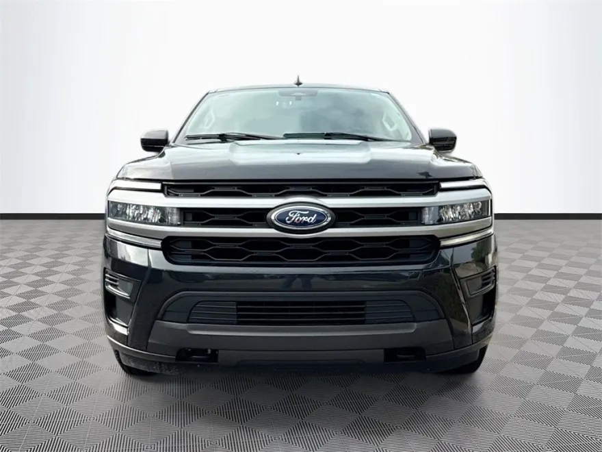 2023 Ford Expedition MAX XLT photo 1