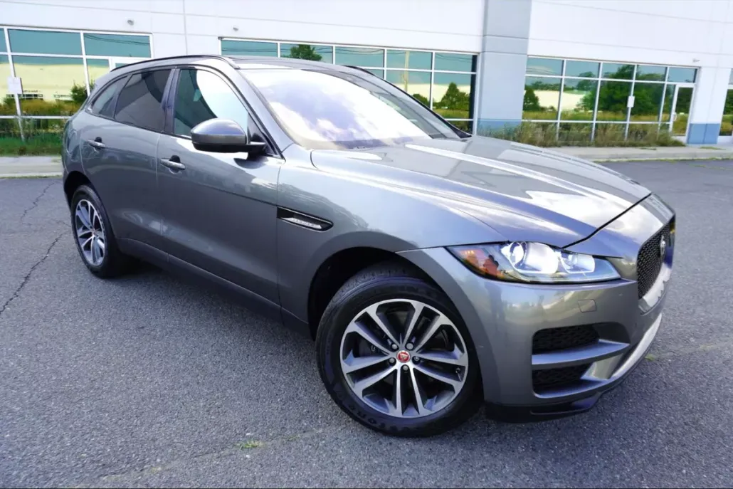 2017 Jaguar F-PACE Premium photo 1