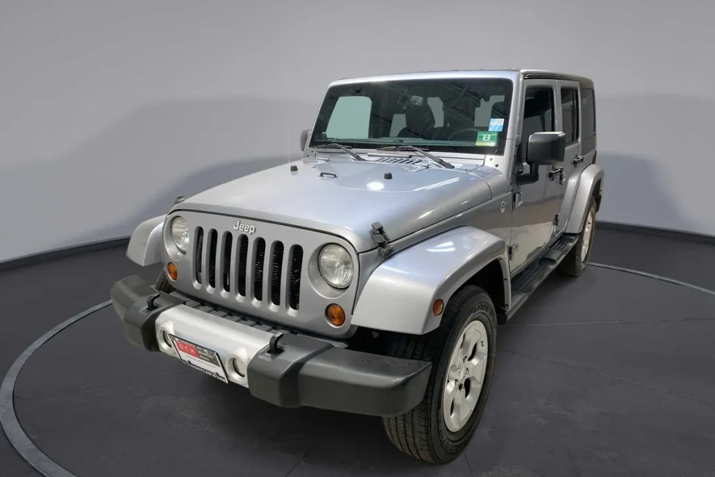 2013 Jeep Wrangler Unlimited Sahara photo 1