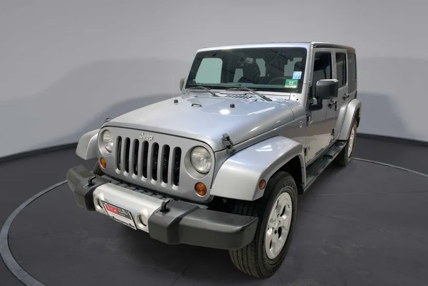 2013 Jeep Wrangler Unlimited Sahara photo 1