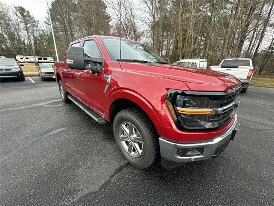 2025 Ford F-150 XLT photo 1