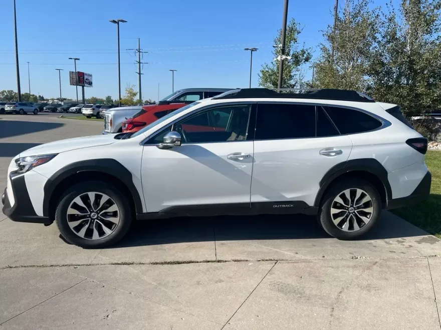 2024 Subaru Outback Touring XT photo 1