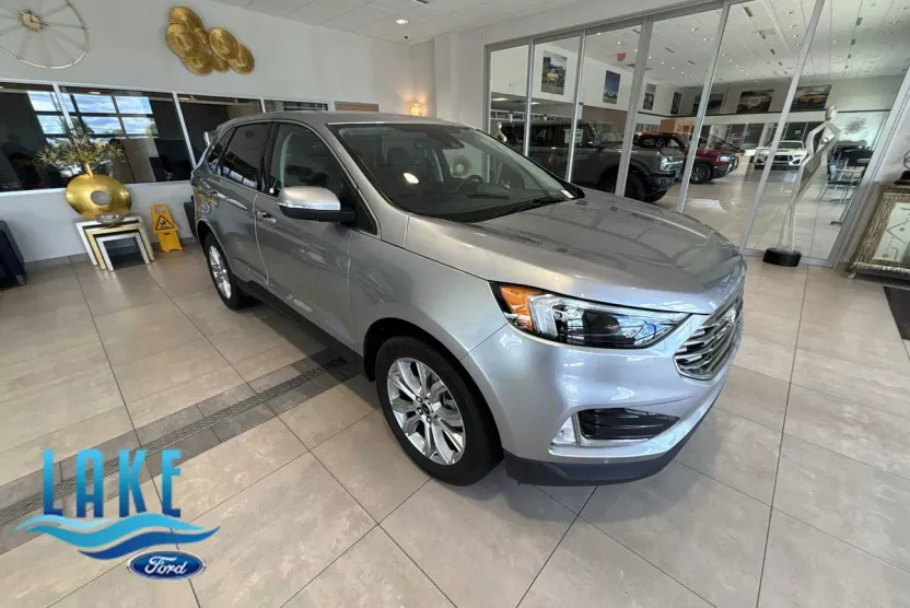 2024 Ford Edge Titanium photo 1