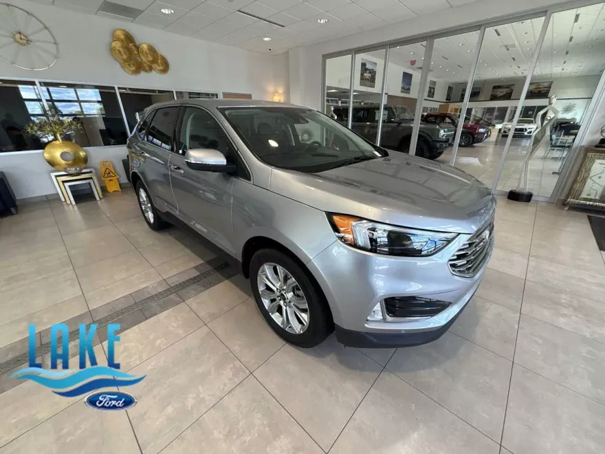 2024 Ford Edge Titanium photo 1