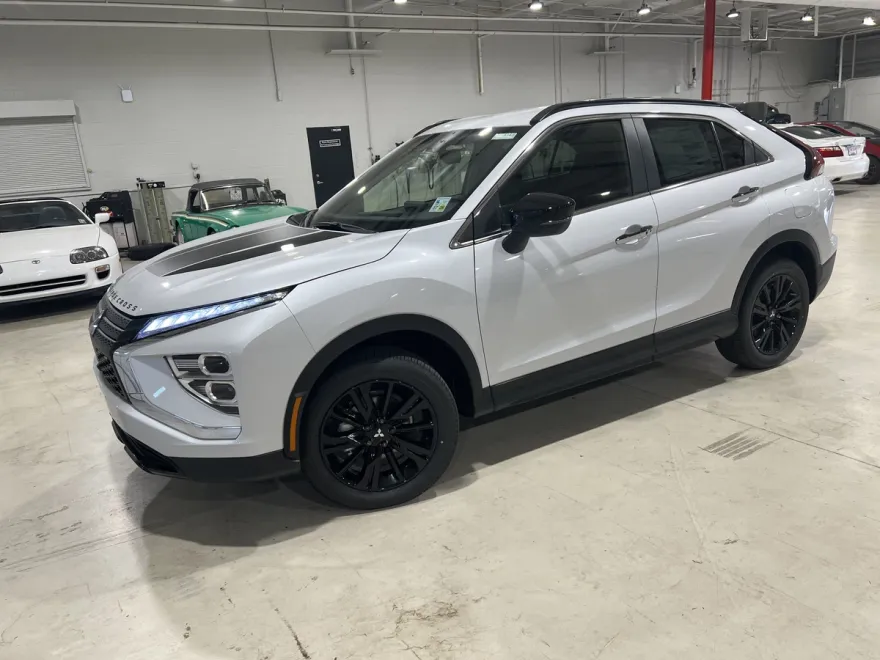 2025 Mitsubishi Eclipse Cross SEL photo 1