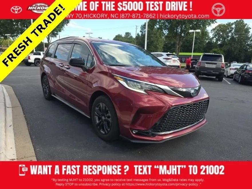 2024 Toyota Sienna XSE photo 1