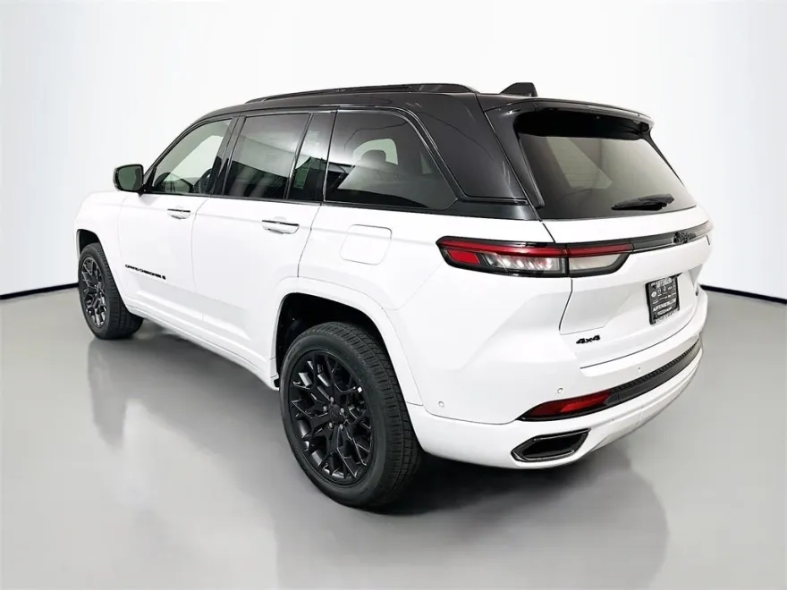 2025 Jeep Grand Cherokee Summit photo 1