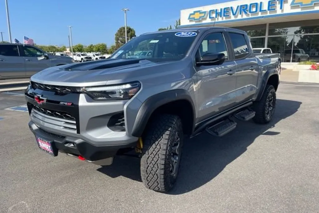2023 Chevrolet Colorado ZR2 photo 1