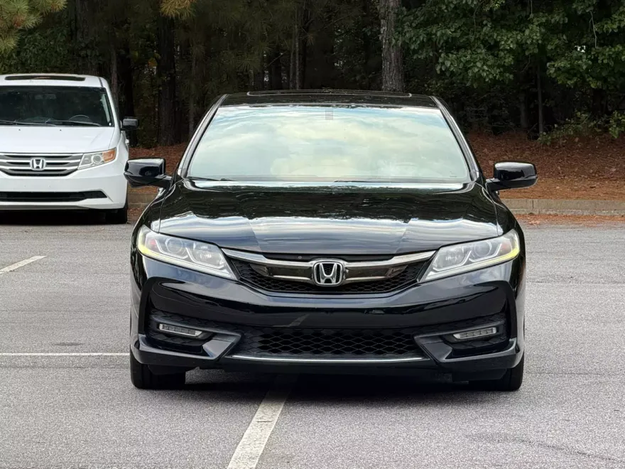 2017 Honda Accord EX-L photo 1