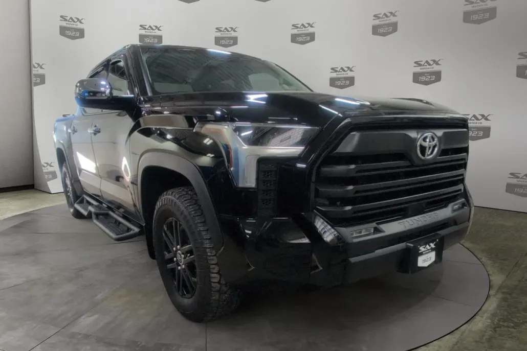 2023 Toyota Tundra SR5 photo 1