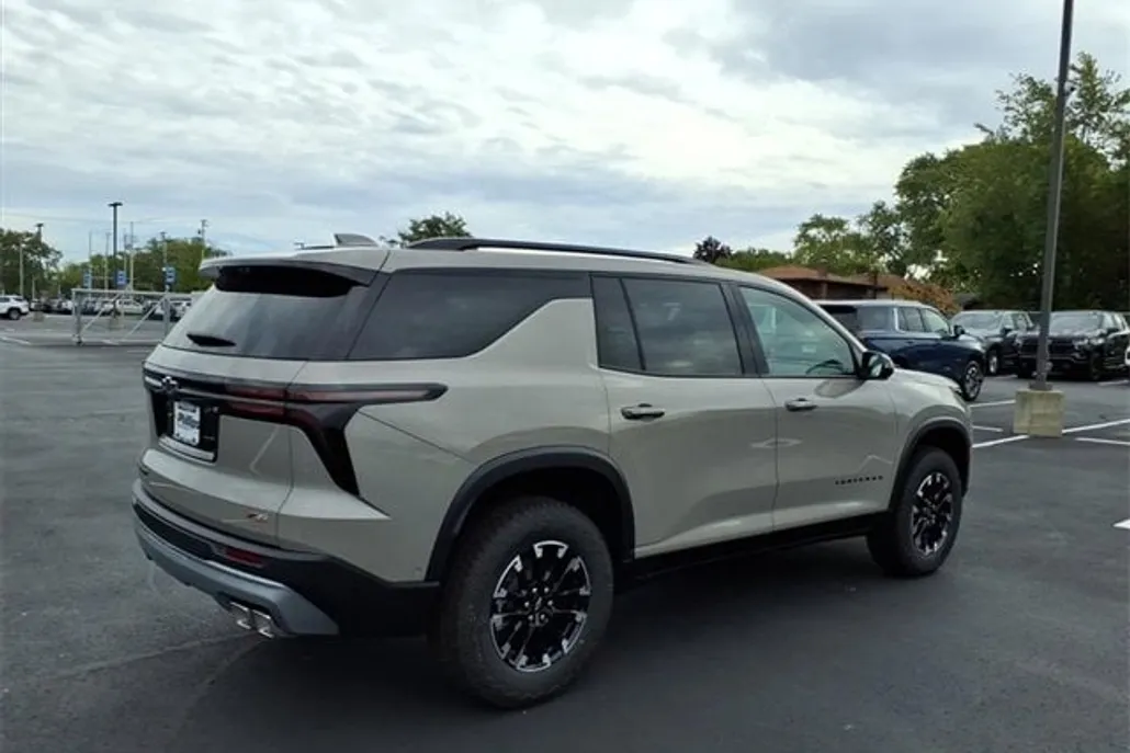 2026 Chevrolet Traverse Z71 photo 1