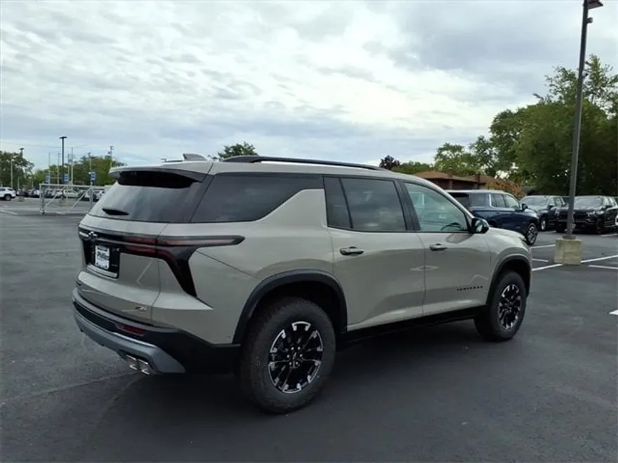 2026 Chevrolet Traverse Z71 photo 1
