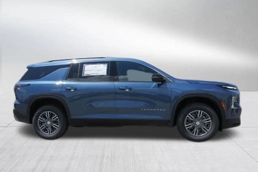 2026 Chevrolet Traverse photo 1