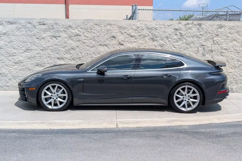 2024 Porsche Panamera 4 photo 1