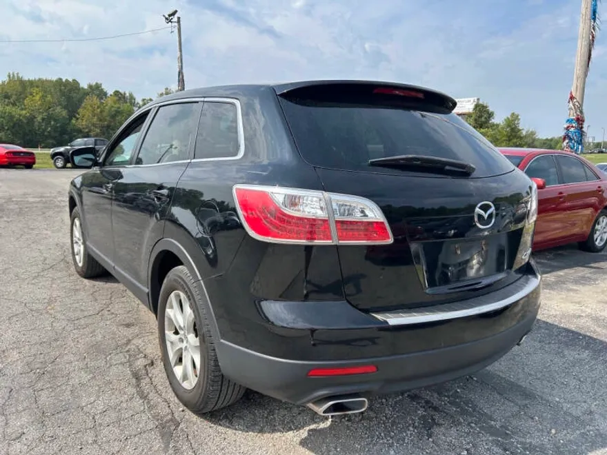 2011 Mazda CX-9 Sport photo 1