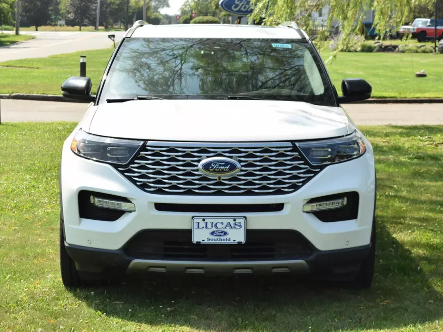 2020 Ford Explorer Platinum photo 1
