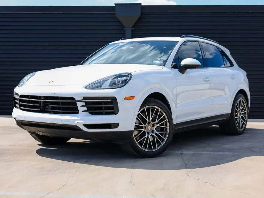 2023 Porsche Cayenne Platinum Edition photo 1