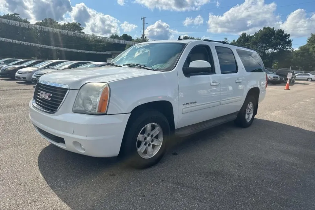 2010 Gmc Yukon XL photo 1