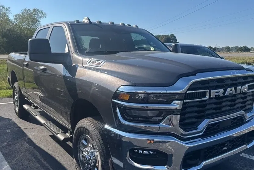 2025 Ram 2500 Tradesman photo 1