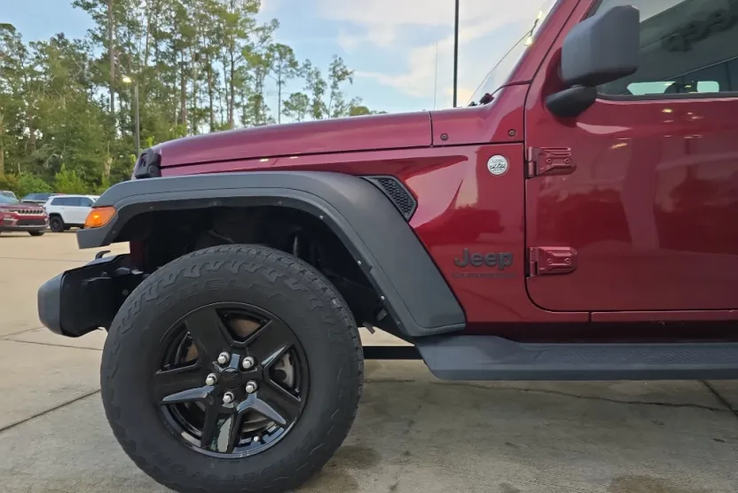 2021 Jeep Gladiator Sport S photo 1