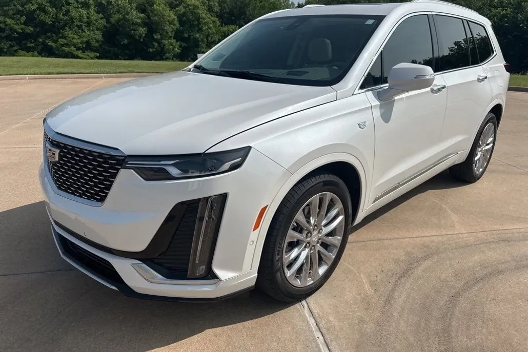 2022 Cadillac XT6 Premium Luxury photo 1