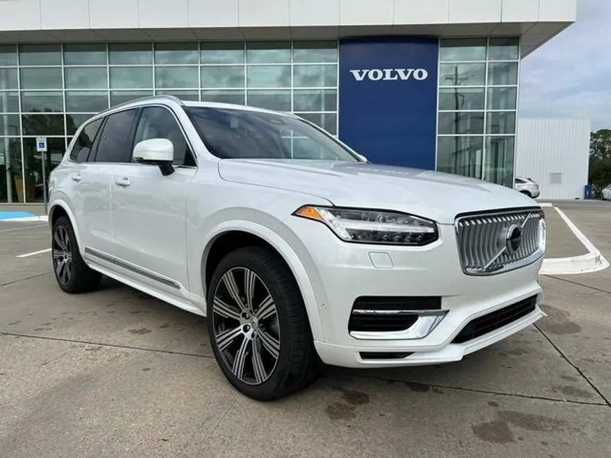2025 Volvo XC90 T8 Plus photo 1