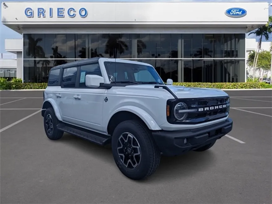 2025 Ford Bronco Outer Banks photo 1