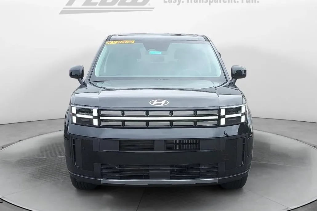 2026 Hyundai Santa Fe SE photo 1