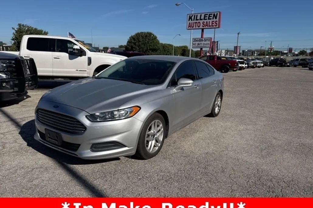 2016 Ford Fusion SE photo 1