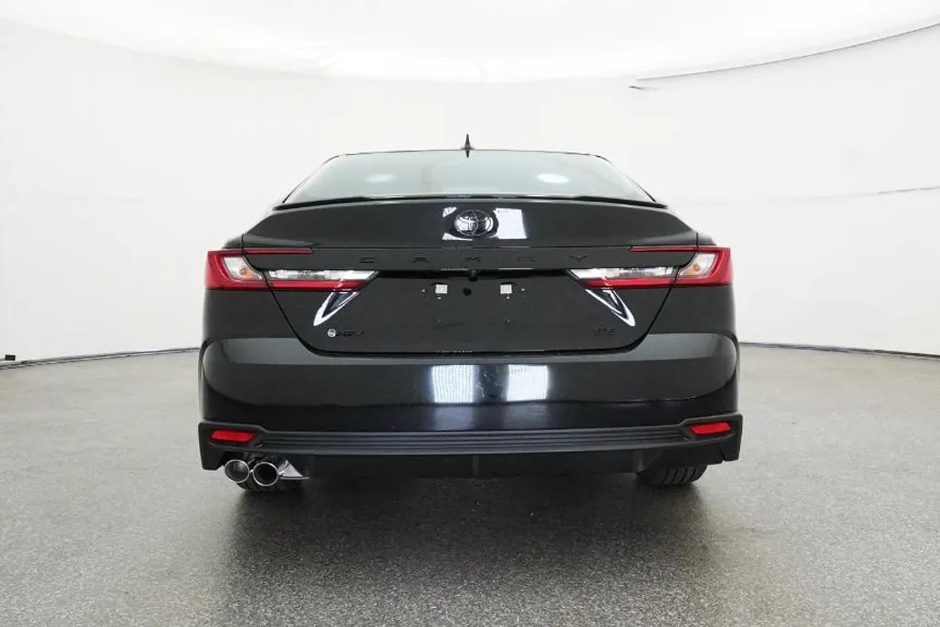 2026 Toyota Camry SE photo 1