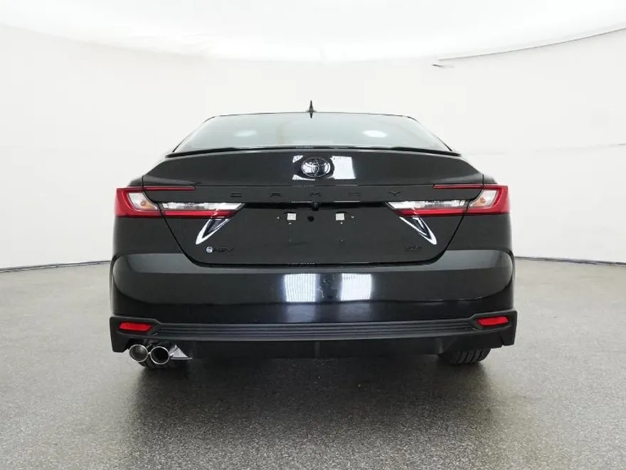 2026 Toyota Camry SE photo 1