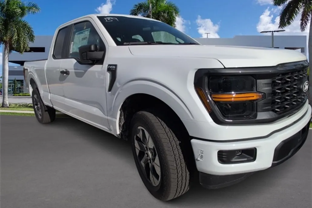 2025 Ford F-150 STX photo 1