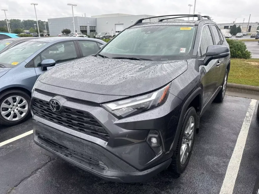 2024 Toyota RAV4 XLE Premium photo 1