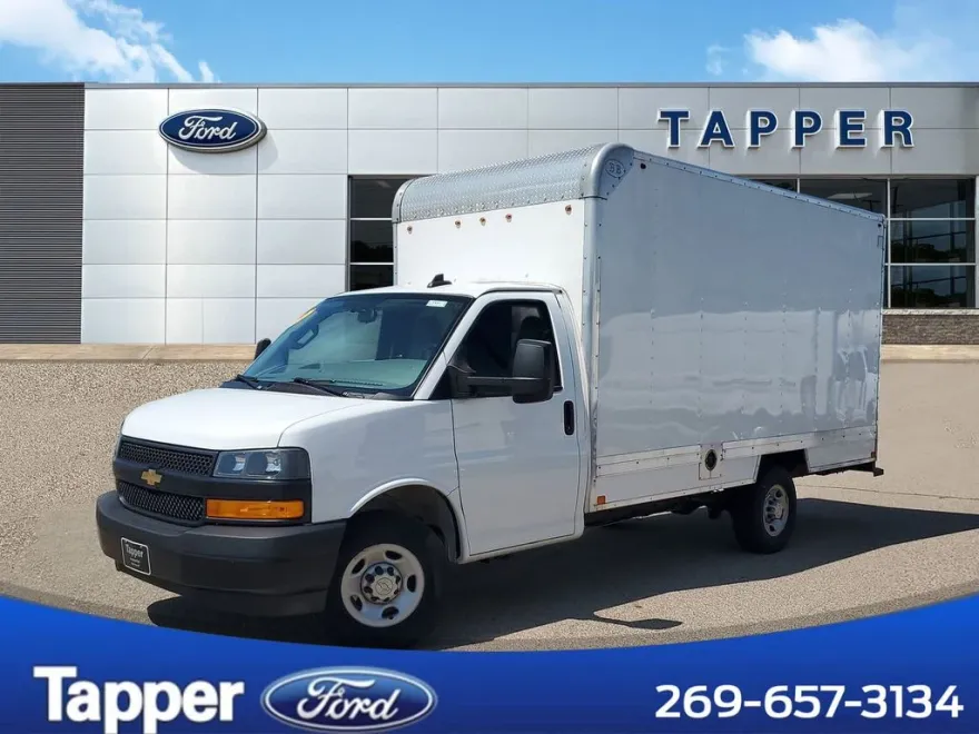 2022 Chevrolet Express 3500 photo 1