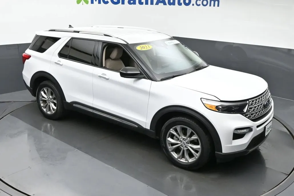 2023 Ford Explorer Limited photo 1