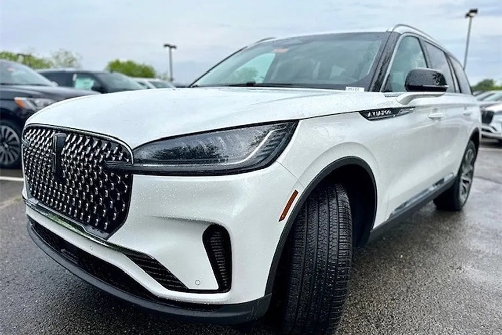 2025 Lincoln Aviator Premiere photo 1
