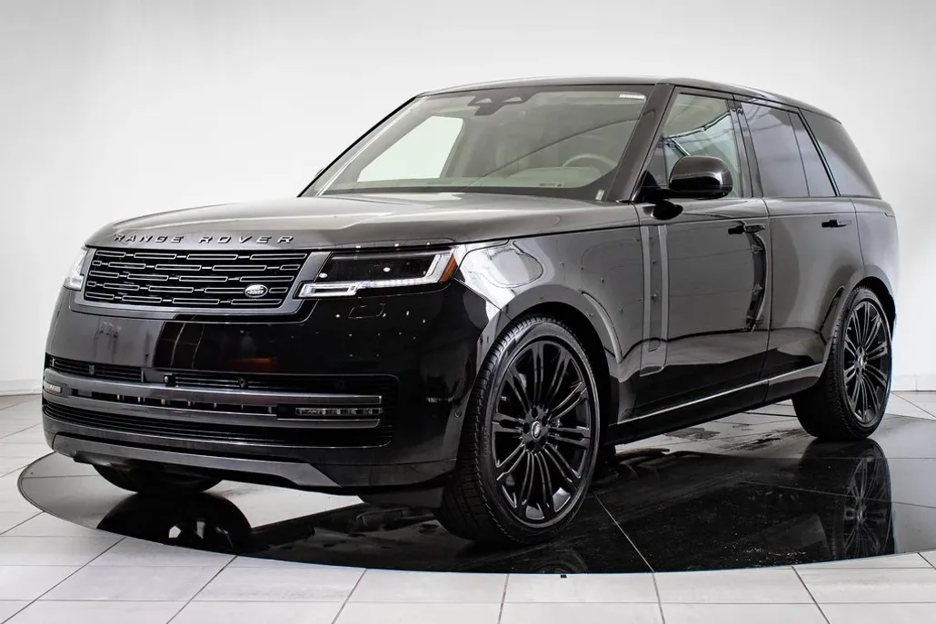 2024 Land Rover Range Rover SE photo 1