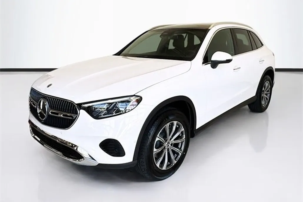 2025 Mercedes Benz GLC 300 4MATIC photo 1
