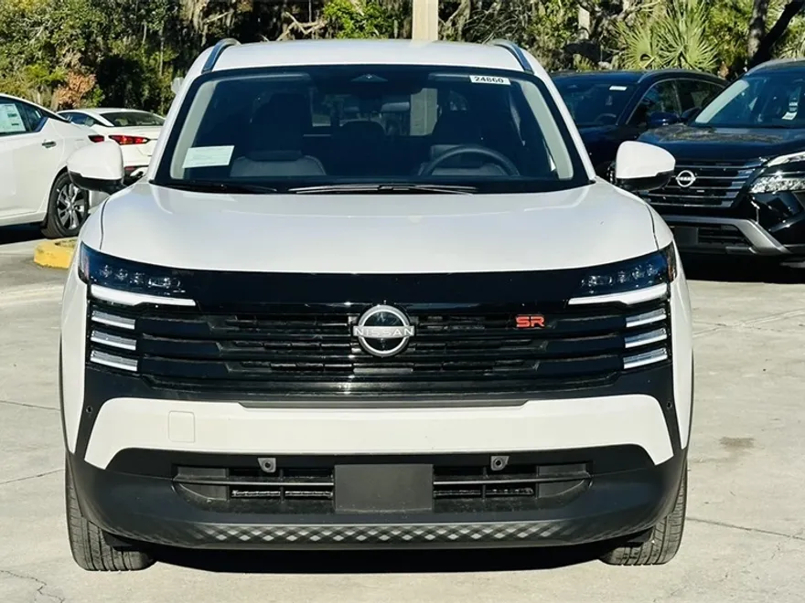 2025 Nissan Kicks SR photo 1