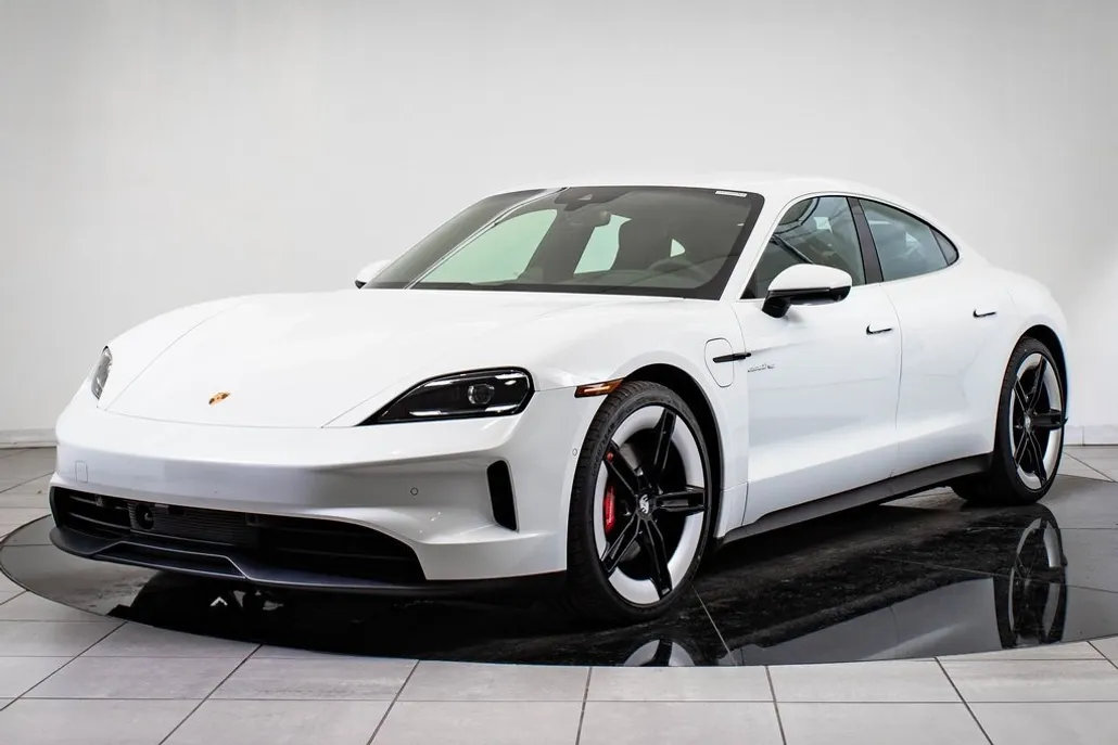 2025 Porsche Taycan 4S photo 1