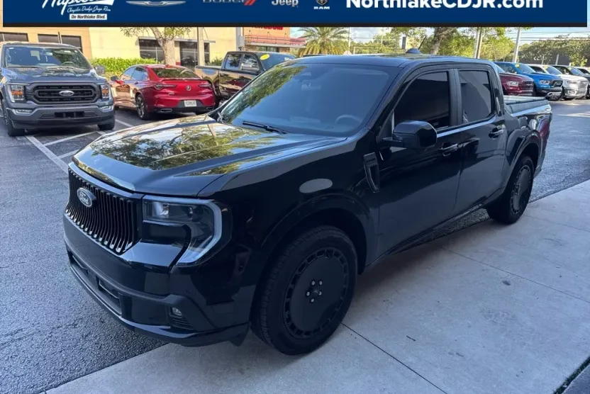 2025 Ford Maverick photo 1