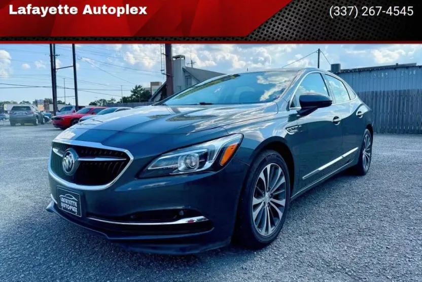 2017 Buick LaCrosse Essence photo 1