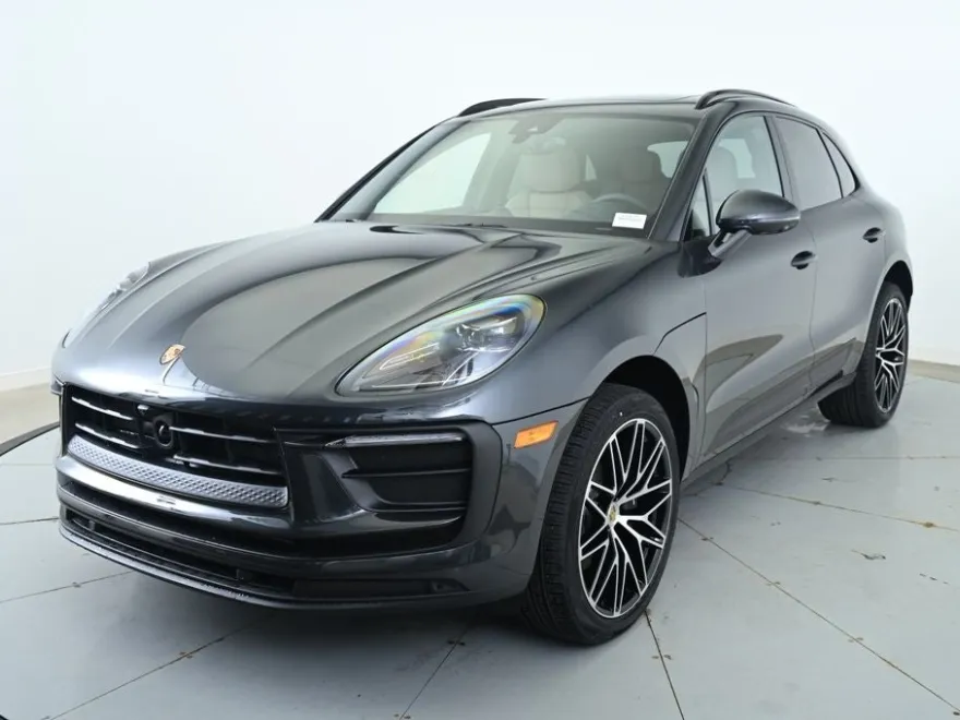 2025 Porsche Macan Base photo 1