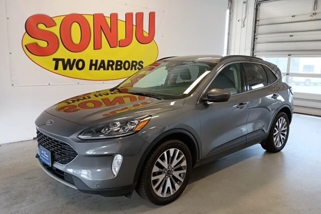 2022 Ford Escape Hybrid Titanium photo 1