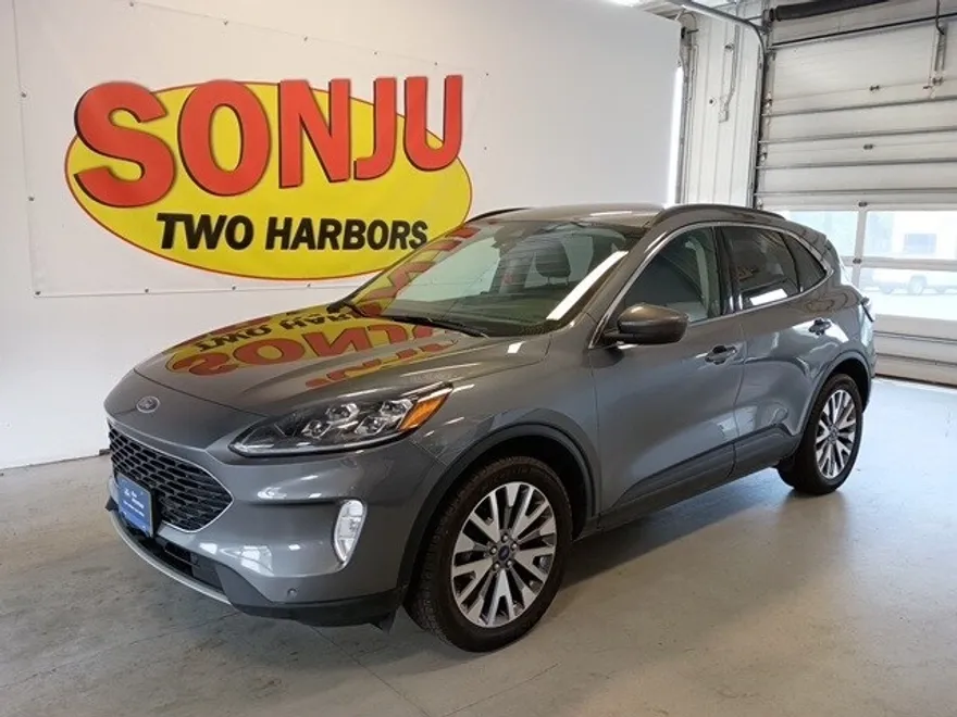 2022 Ford Escape Hybrid Titanium photo 1