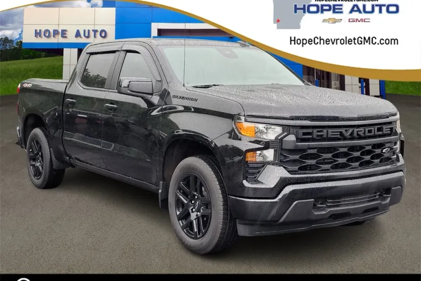 2023 Chevrolet Silverado 1500 Custom photo 1